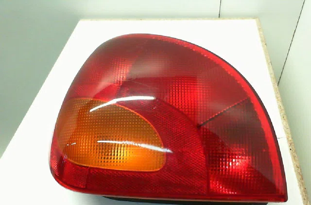 Feu arrière gauche FORD FIESTA IV  1.3i occasion