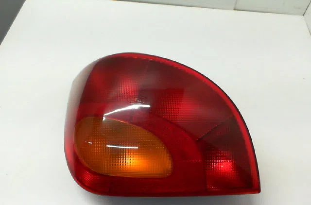 Feu arrière gauche FORD FIESTA IV Phase 2 09-1999--09-2002 1.25i occasion