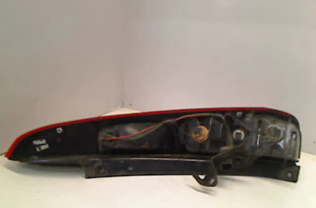 Feu arrière gauche FORD FIESTA V  1.4 TDCI occasion