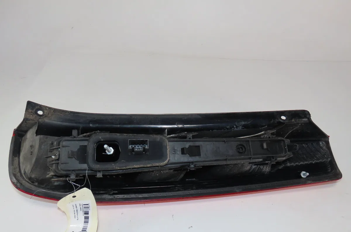 Feu arrière gauche Ford FIESTA V (JH_, JD_) 1.25 16v (2002-2008) occasion