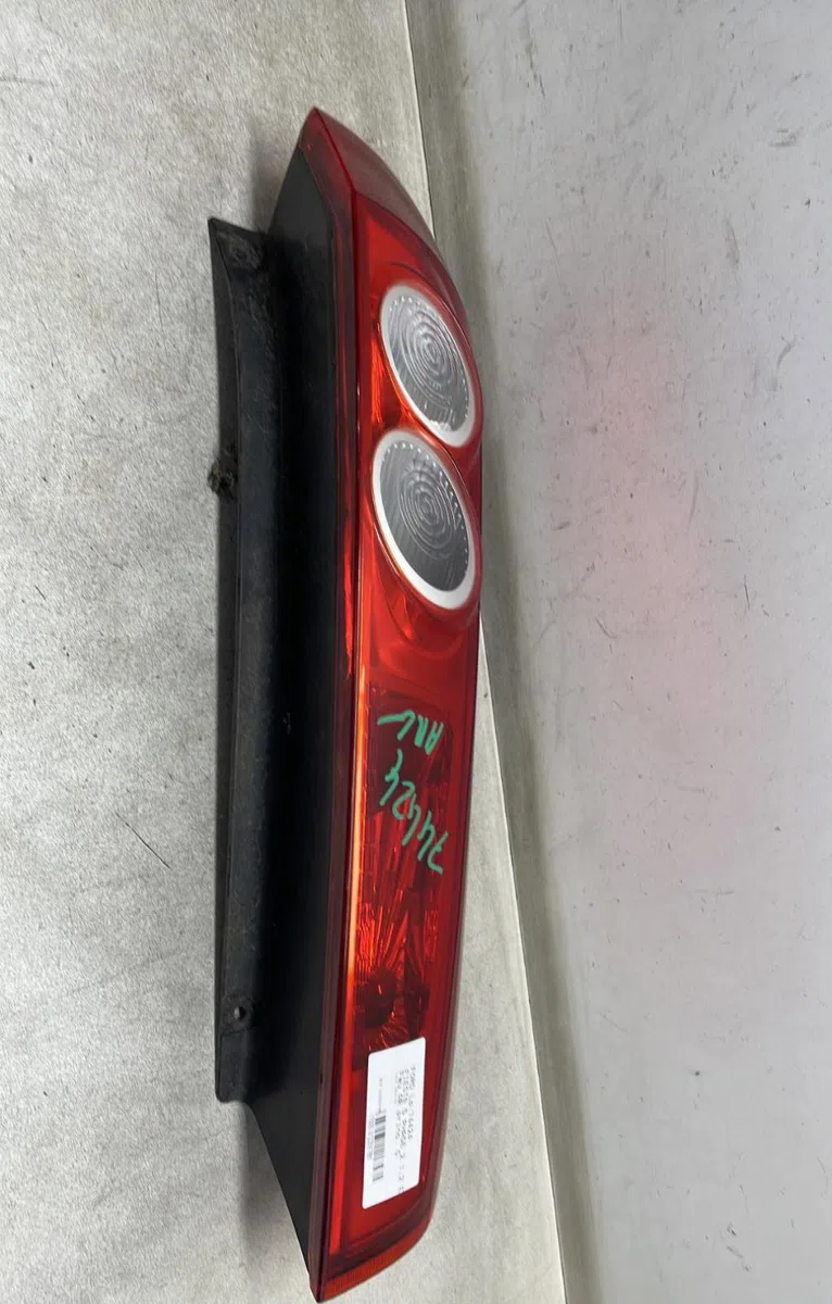 Feu arrière gauche Ford FIESTA V (JH_, JD_) 1.25 16v (2002-2008) occasion