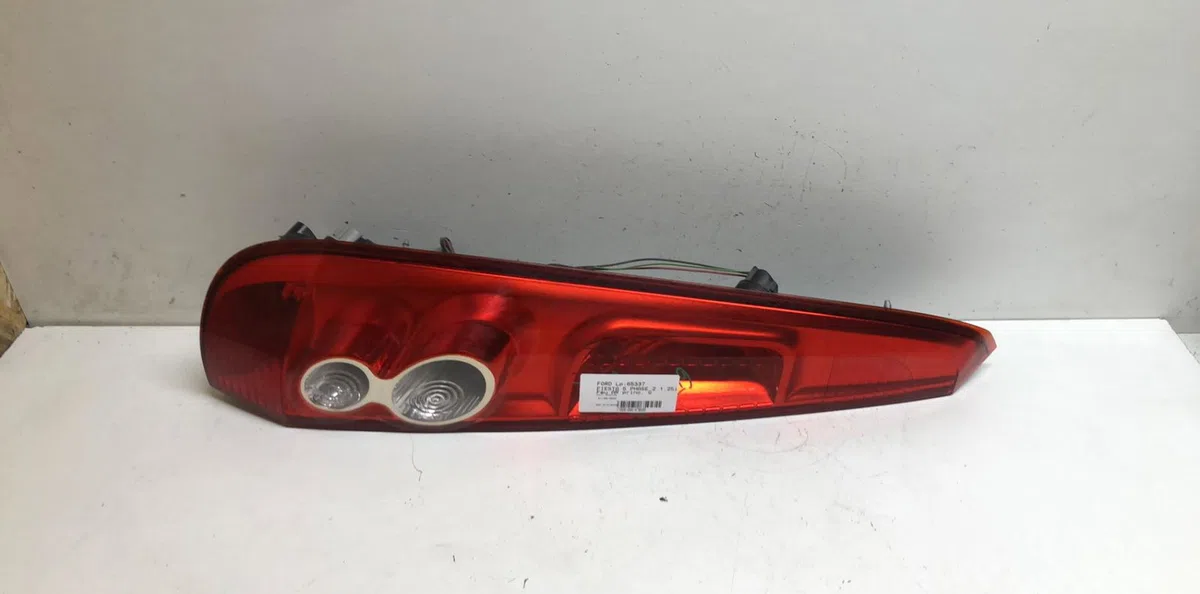Feu arrière gauche Ford FIESTA V (JH_, JD_) 1.25 16v (2002-2008) occasion