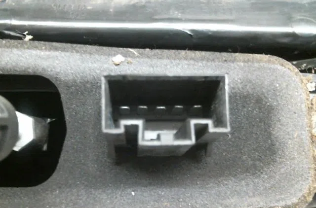Feu arrière gauche Ford FIESTA V (JH_, JD_) 1.3 (2001-2008) 3 portes occasion