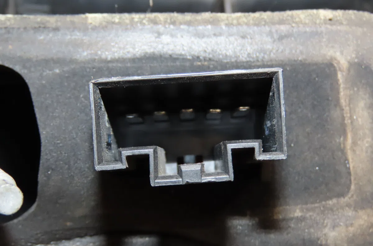 Feu arrière gauche Ford FIESTA V (JH_, JD_) 1.4 16v (2001-2008) 5 portes occasion