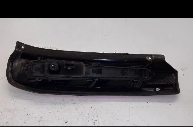 Feu arrière gauche Ford FIESTA V (JH_, JD_) 1.4 tdci (2001-2008) 5 portes occasion