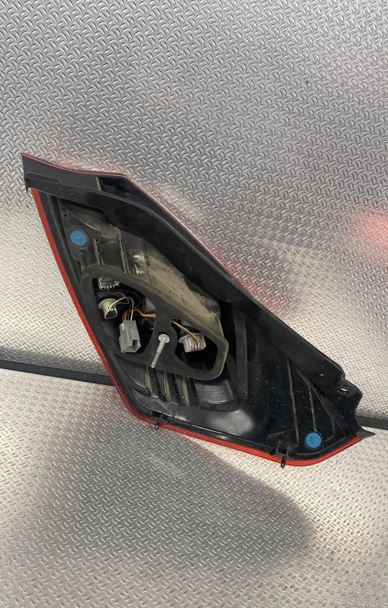 Feu arrière gauche Ford FIESTA VI (CB1, CCN) 1.0 (2013-2017) occasion