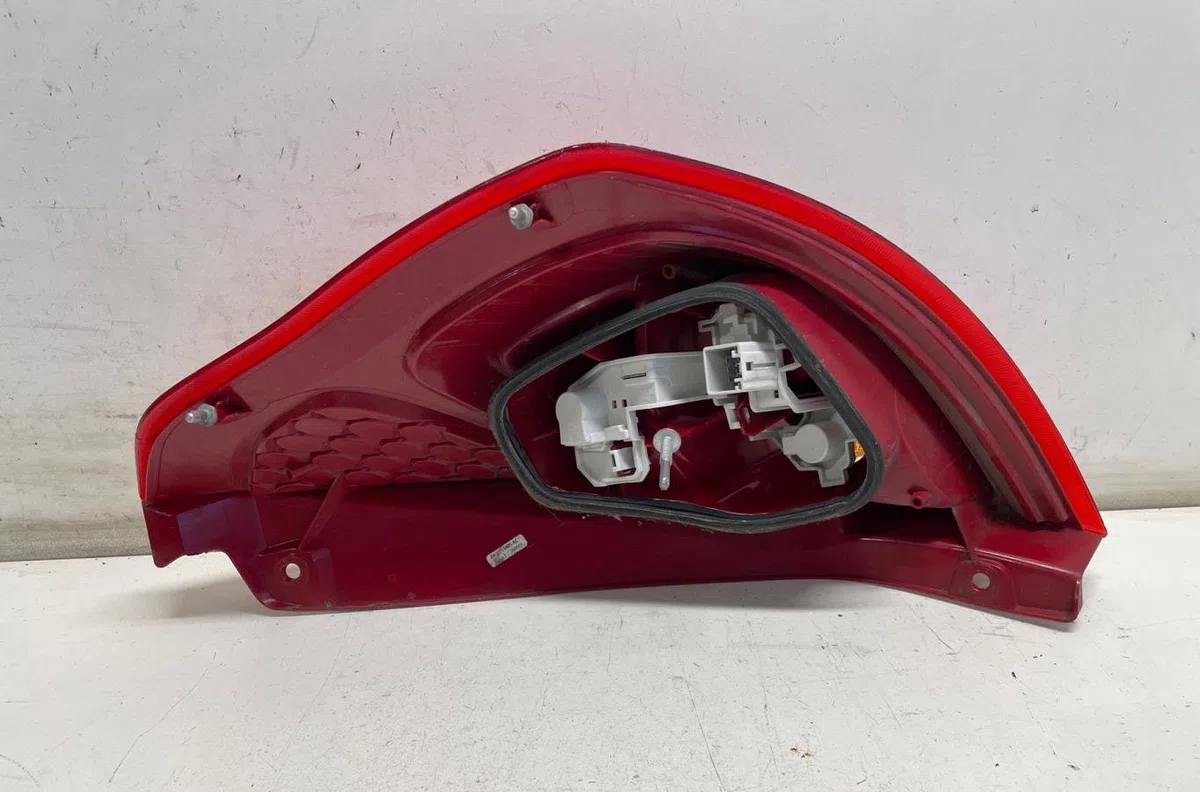 Feu arrière gauche Ford FIESTA VI (CB1, CCN) 1.25 (2008-2017) 5 portes occasion