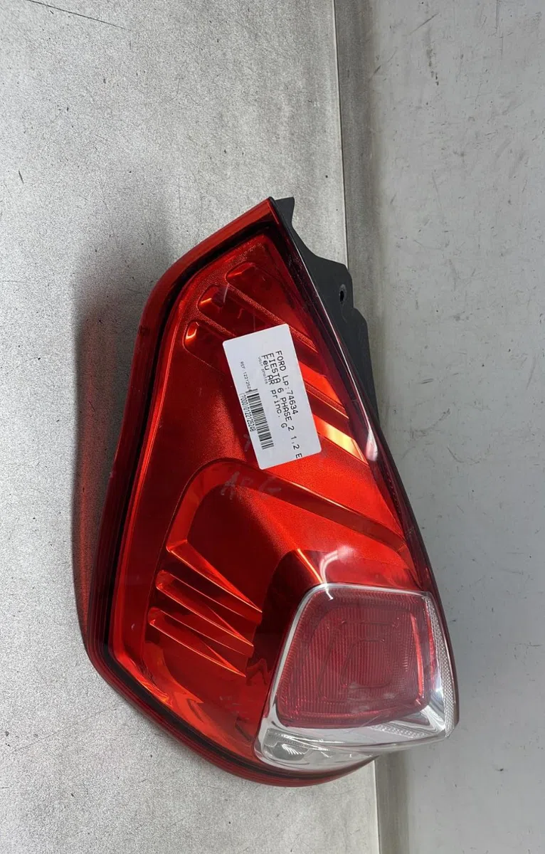 Feu arrière gauche Ford FIESTA VI (CB1, CCN) 1.25 (2008-2017) 5 portes occasion