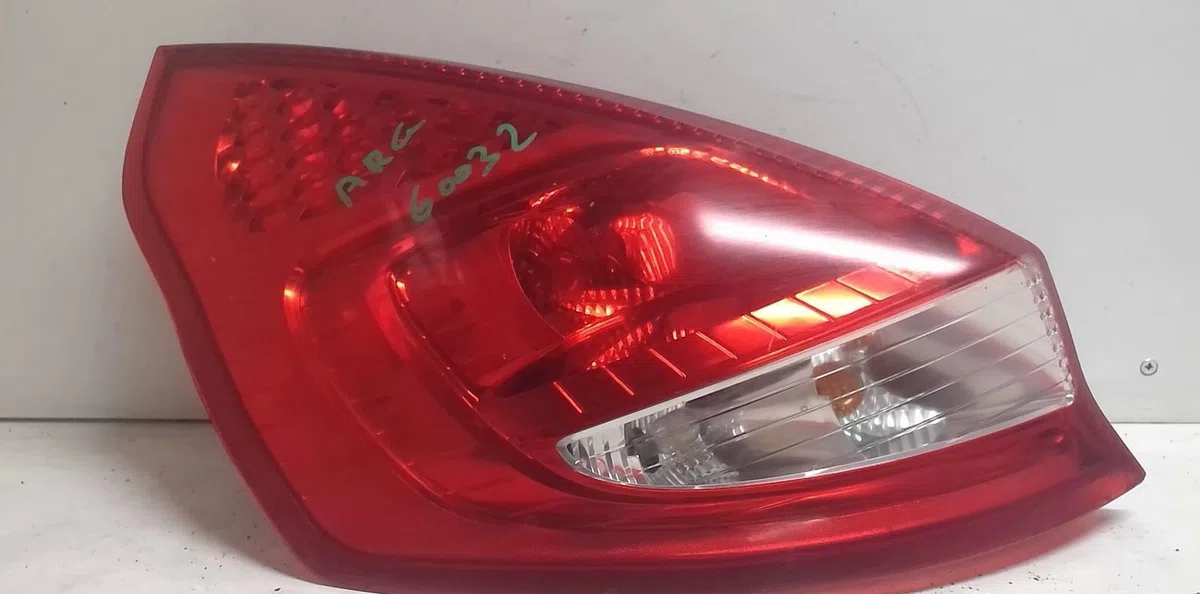 Feu arrière gauche Ford FIESTA VI (CB1, CCN) 1.25 (2008-2017) occasion
