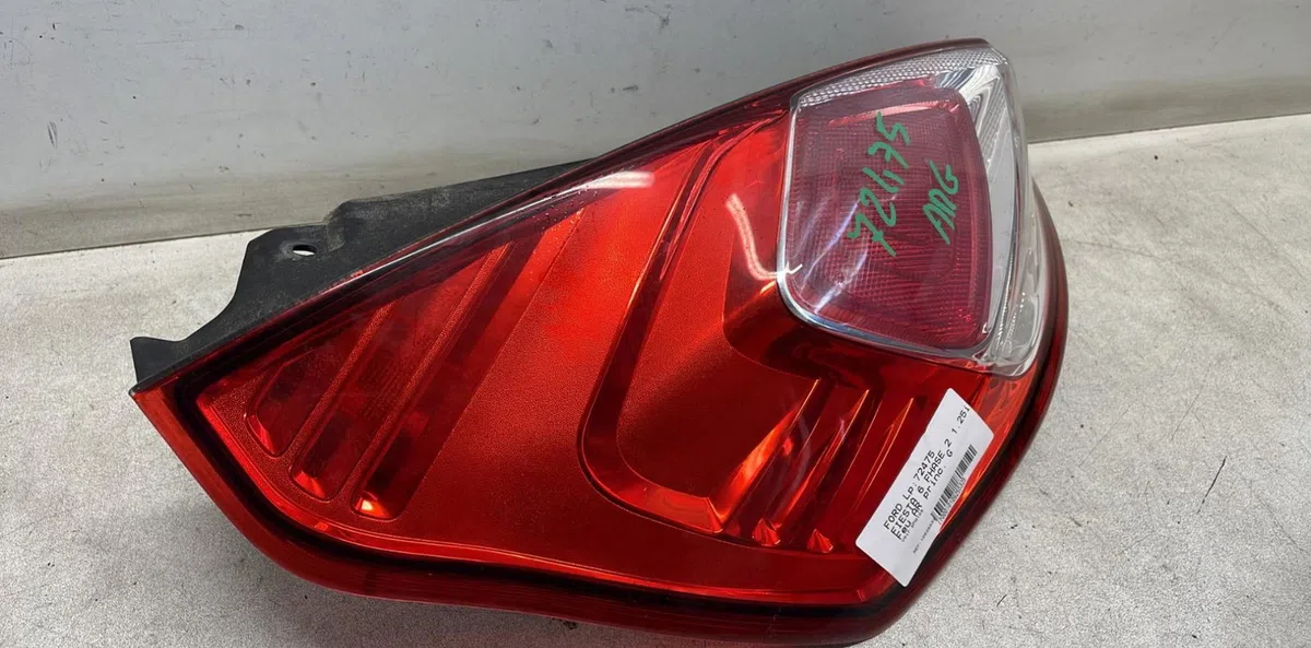 Feu arrière gauche Ford FIESTA VI (CB1, CCN) 1.25 (2008-2017) occasion