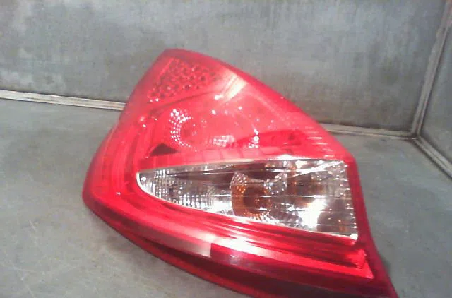 Feu arrière gauche Ford FIESTA VI (CB1, CCN) 1.4 (2008) occasion