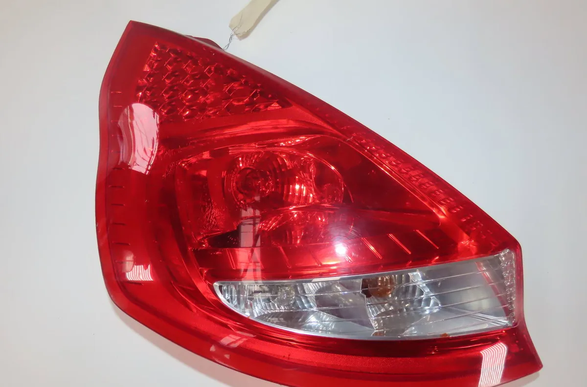 Feu arrière gauche Ford FIESTA VI (CB1, CCN) 1.4 tdci (2010-2012) 3 portes occasion