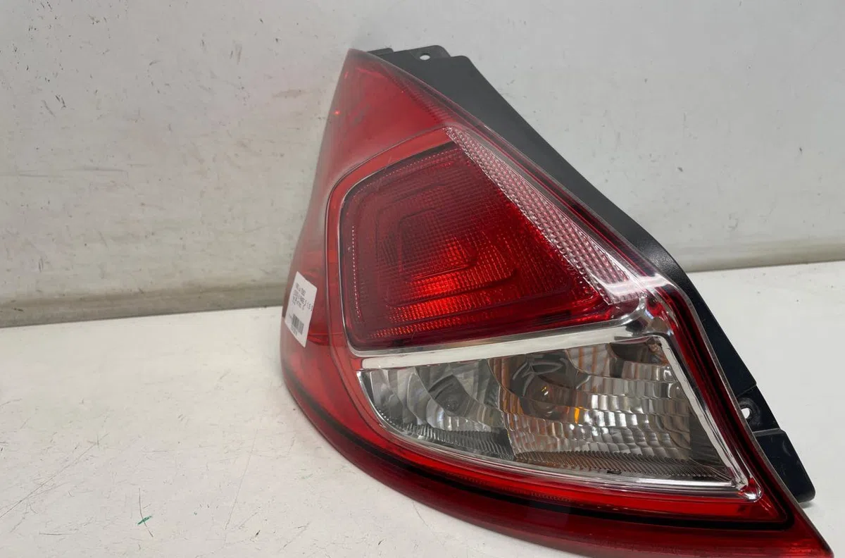 Feu arrière gauche Ford FIESTA VI (CB1, CCN) 1.5 tdci (2012-2017) occasion