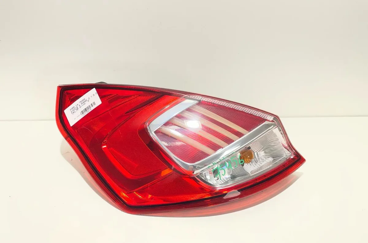 Feu arrière gauche Ford FIESTA VI (CB1, CCN) 1.5 tdci (2012-2017) occasion