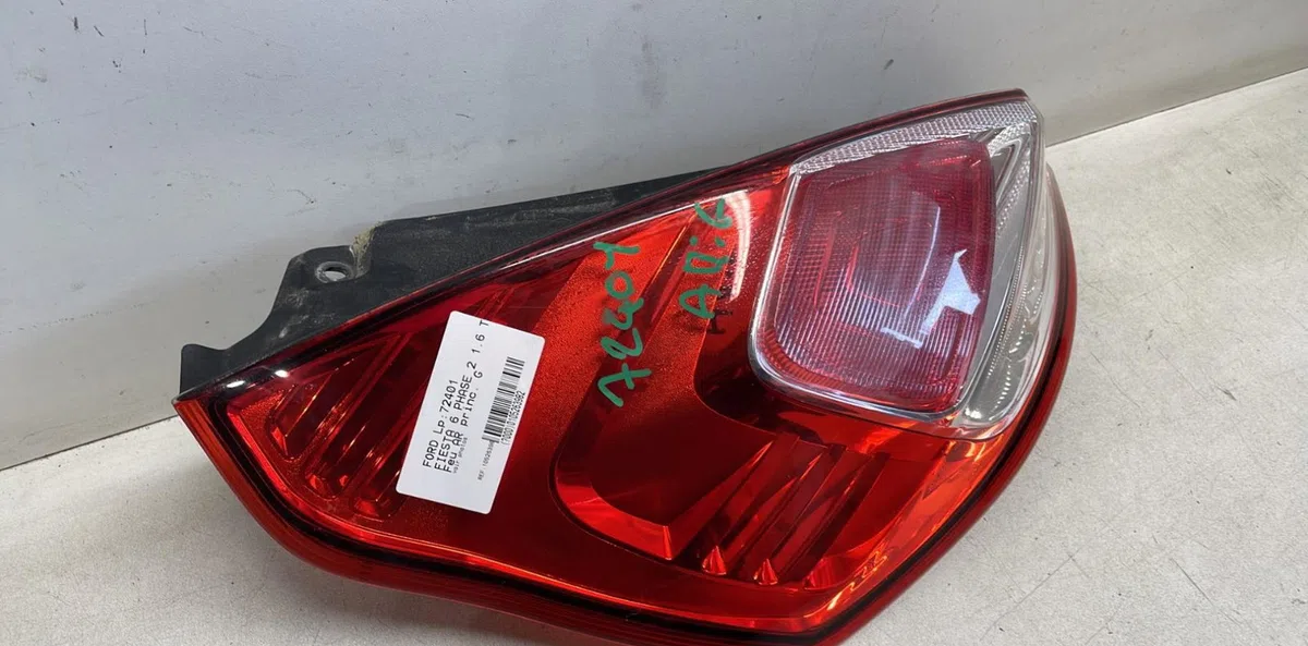 Feu arrière gauche Ford FIESTA VI (CB1, CCN) 1.6 tdci (2008-2012) occasion