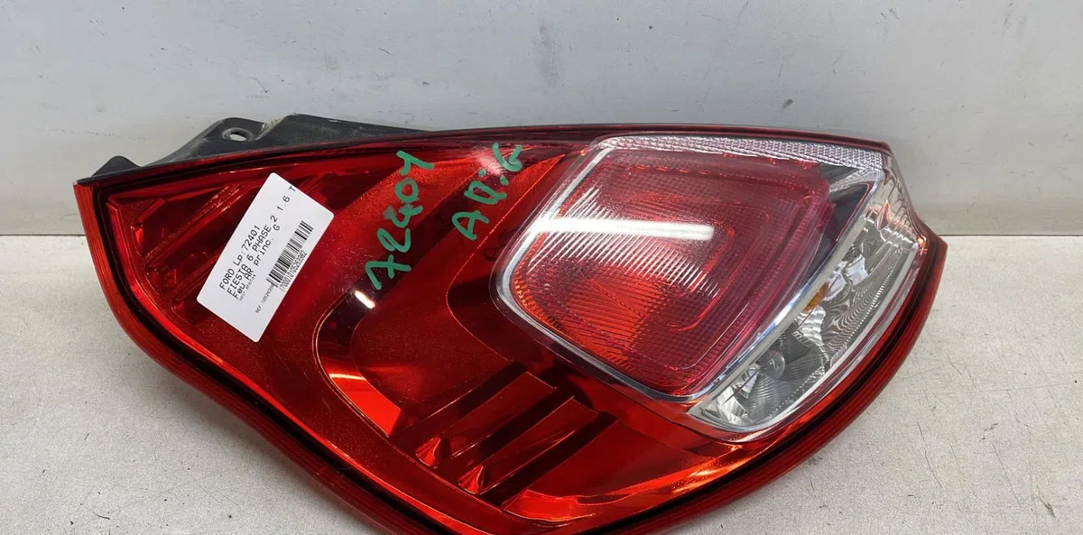 Feu arrière gauche Ford FIESTA VI (CB1, CCN) 1.6 tdci (2008-2012) occasion