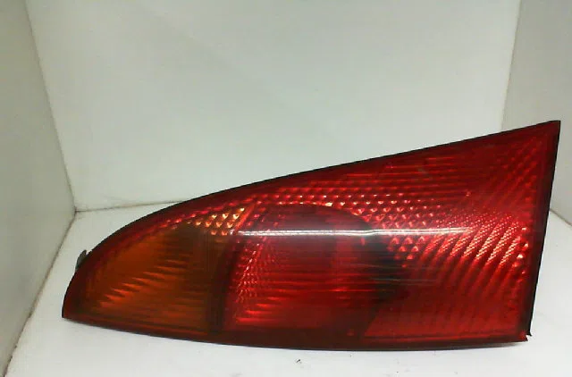 Feu arrière gauche FORD FOCUS I  1.8 TDDI 90ch occasion