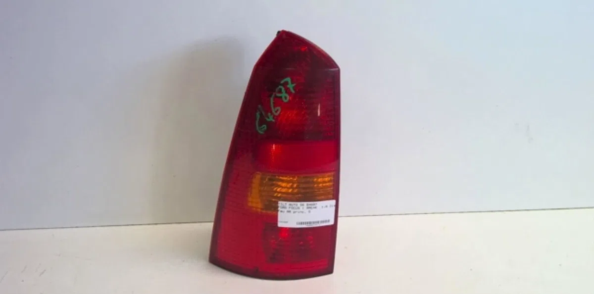Feu arrière gauche Ford FOCUS I Clipper (DNW) 1.8 tdci (2001-2004) occasion