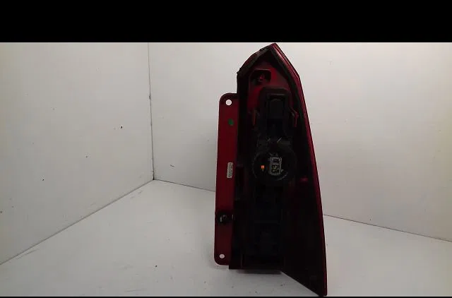 Feu arrière gauche Ford FOCUS I Clipper (DNW) 1.8 tdci (2001-2004) occasion