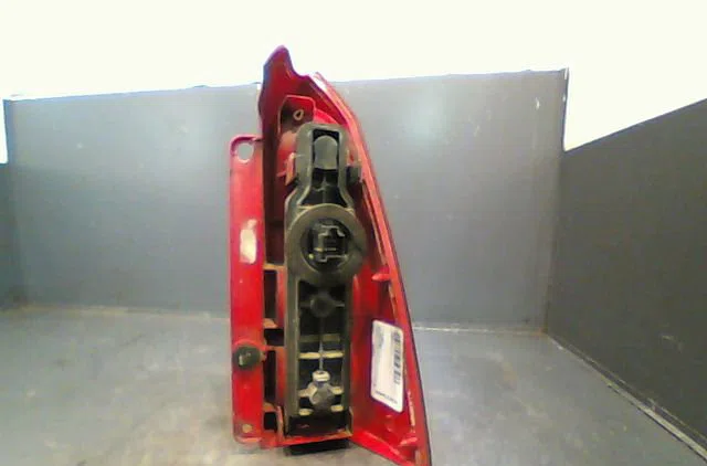 Feu arrière gauche Ford FOCUS I Clipper (DNW) 1.8 tdci (2001-2004) occasion