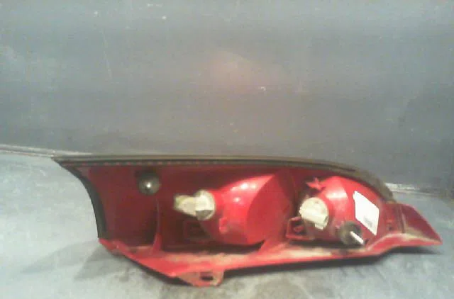 Feu arrière gauche Ford FOCUS I (DAW, DBW) 1.6 16v (1998-2004) occasion
