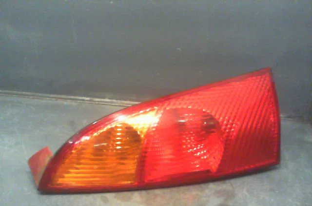 Feu arrière gauche Ford FOCUS I (DAW, DBW) 1.6 16v (1998-2004) occasion