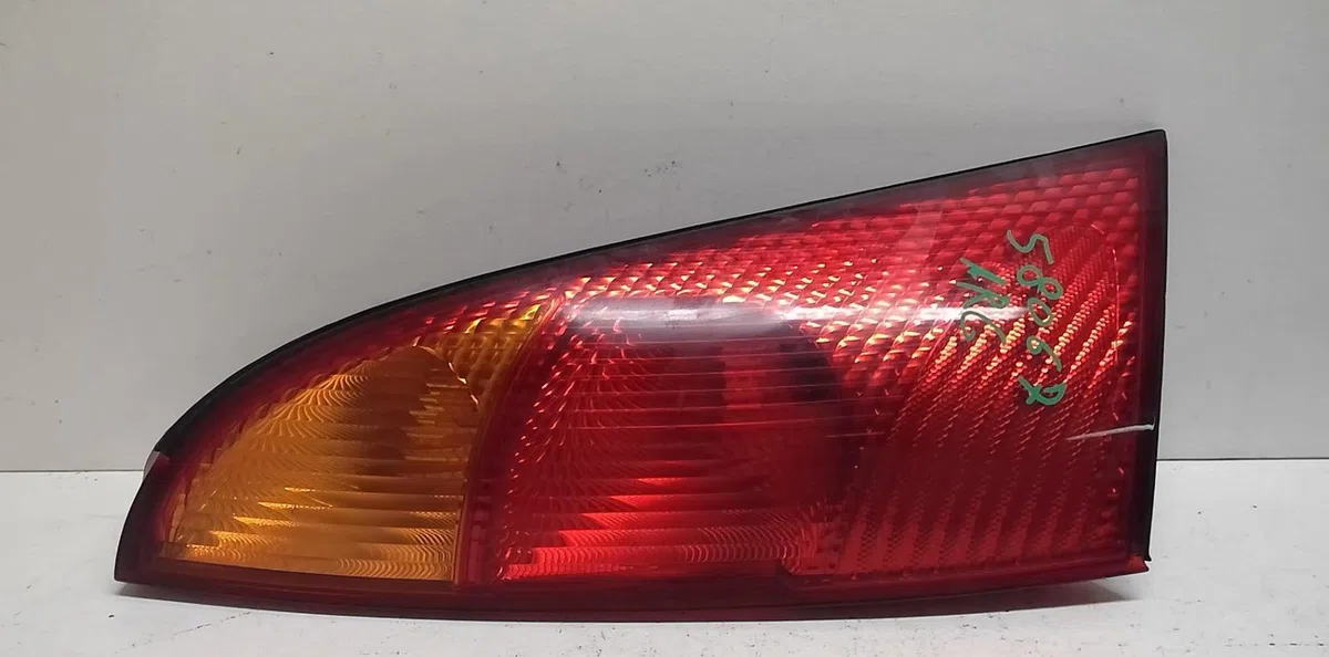 Feu arrière gauche Ford FOCUS I (DAW, DBW) 1.8 tdci (2001-2004) occasion