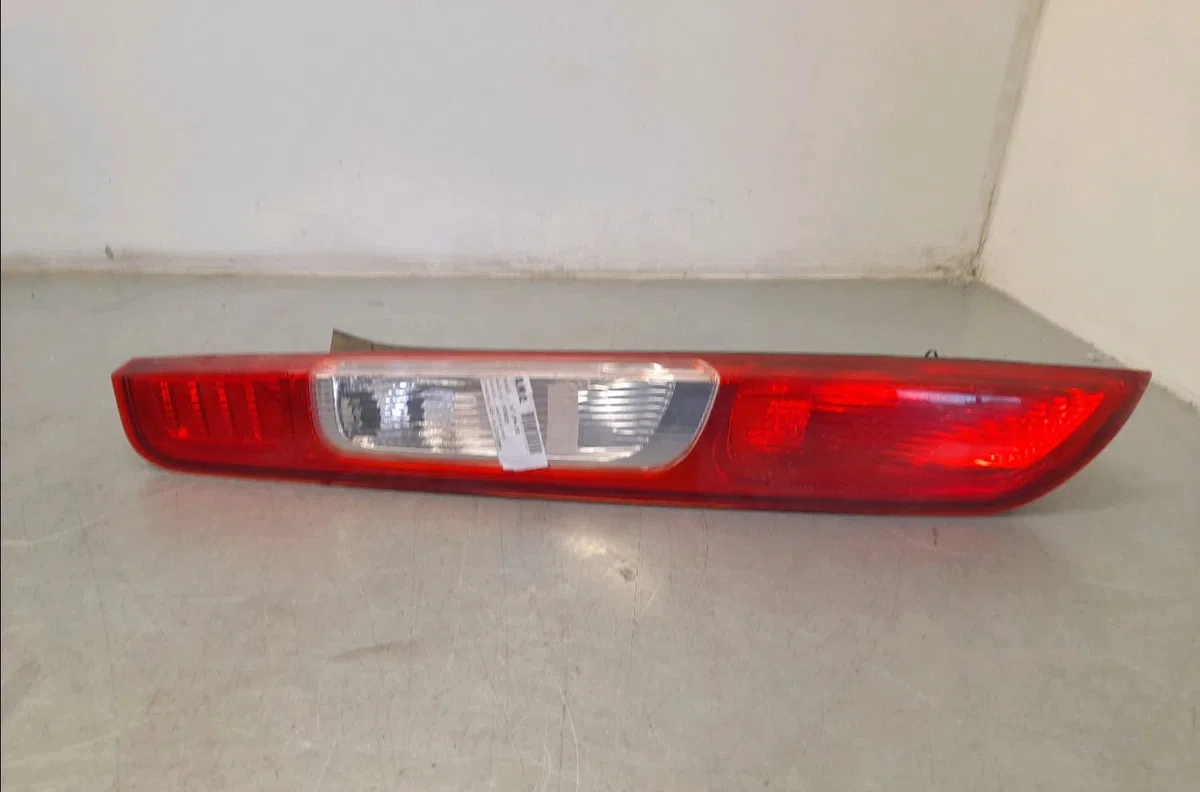 Feu arrière gauche FORD FOCUS II  1.6 TDCI 90ch occasion