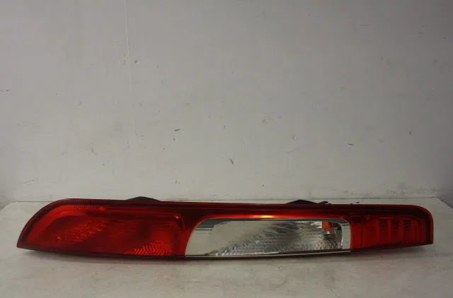 Feu arrière gauche FORD FOCUS II  2.0 TDCI 16v 135ch occasion