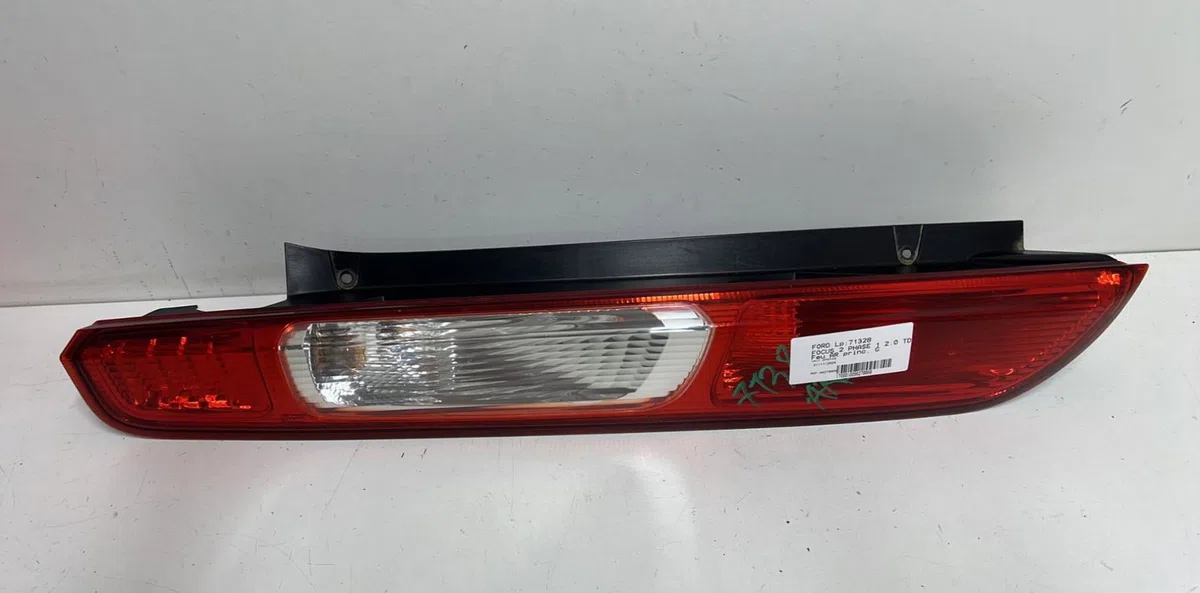 Feu arrière gauche Ford FOCUS II (DA_, HCP, DP) 2.0 tdci (2004-2008) occasion