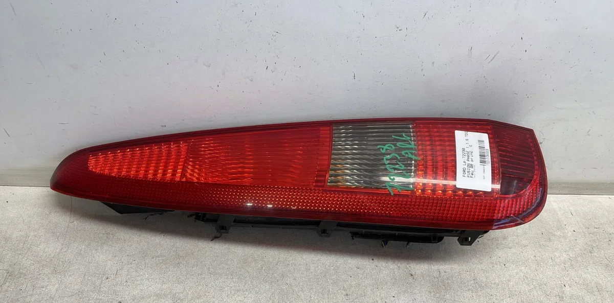 Feu arrière gauche Ford FUSION (JU_) 1.6 tdci (2004-2012) 5 portes occasion