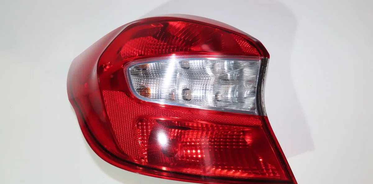 Feu arrière gauche Ford KA III (UK, FK) 1.2 ti-vct (2016) occasion