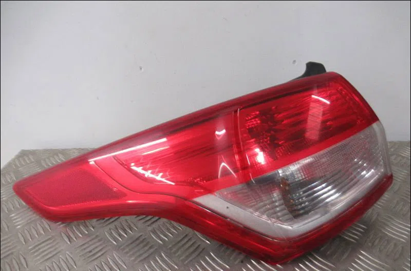 Feu arrière gauche Ford KUGA II (DM2) 2.0 tdci (2013-2014) occasion