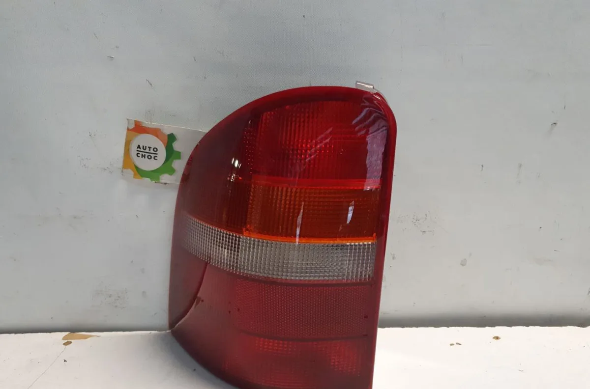 Feu arrière gauche FORD MONDEO 1 PHASE 2 BREAK occasion
