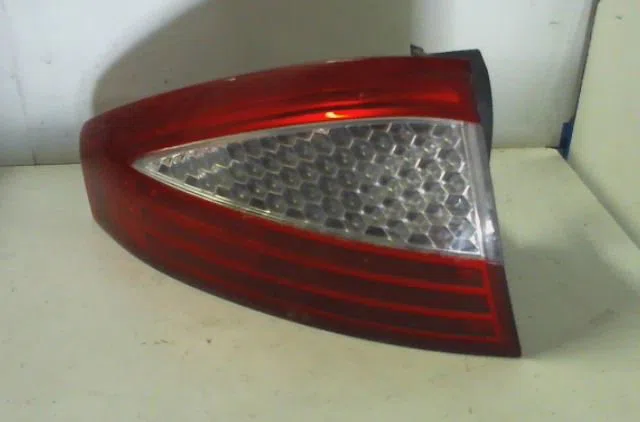 Feu arrière gauche FORD MONDEO 2009 occasion