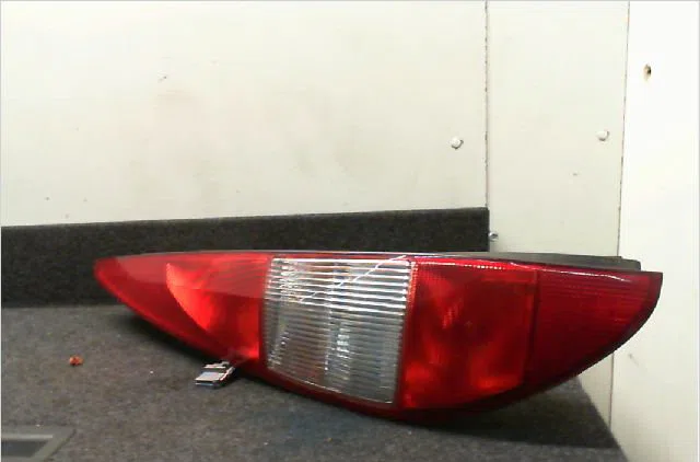 Feu arrière gauche Ford MONDEO III Clipper (BWY) 2.0 16v (2000-2007) occasion