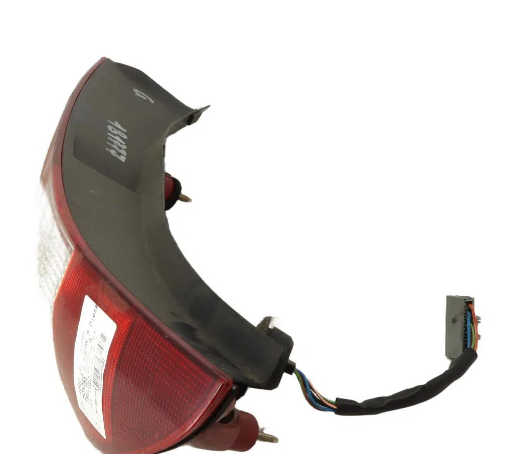 Feu arrière gauche Ford MONDEO III Clipper (BWY) 2.0 16v tddi - tdci (2000-2007) occasion