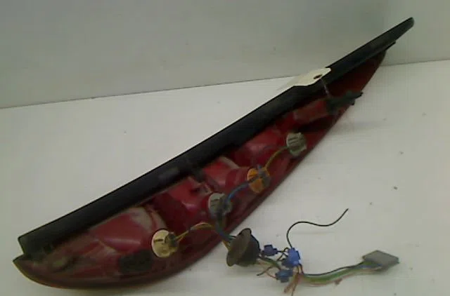 Feu arrière gauche Ford MONDEO III Clipper (BWY) 2.2 tdci (2004-2007) occasion