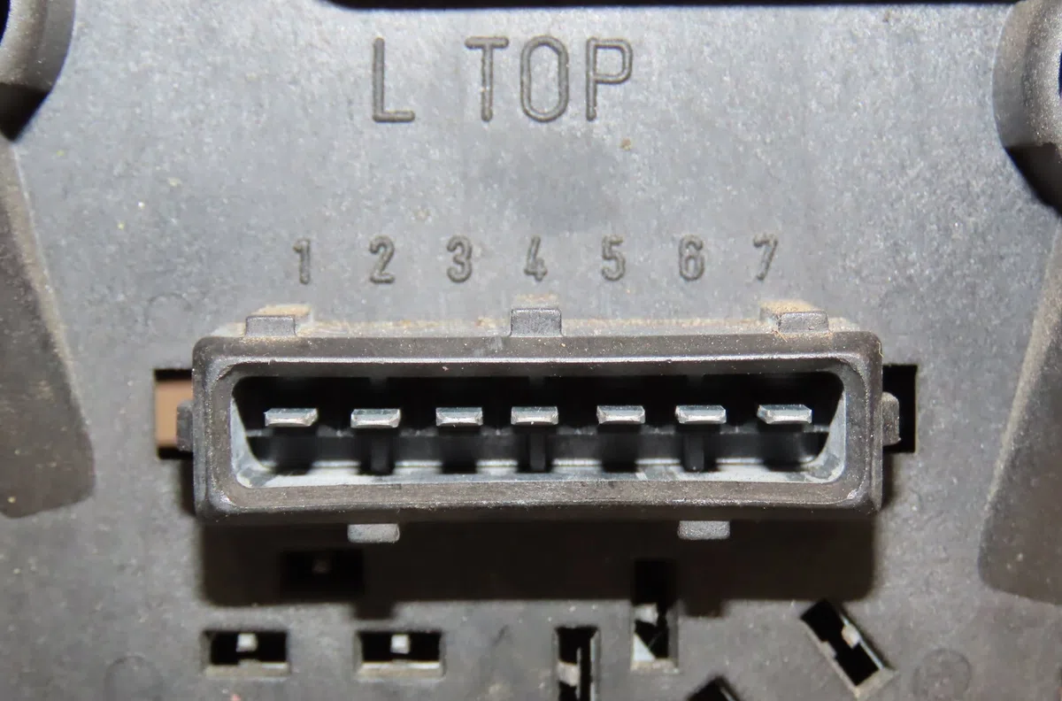 Feu arrière gauche Ford SCORPIO I (GAE, GGE) 2.5 td (1988-1993) occasion