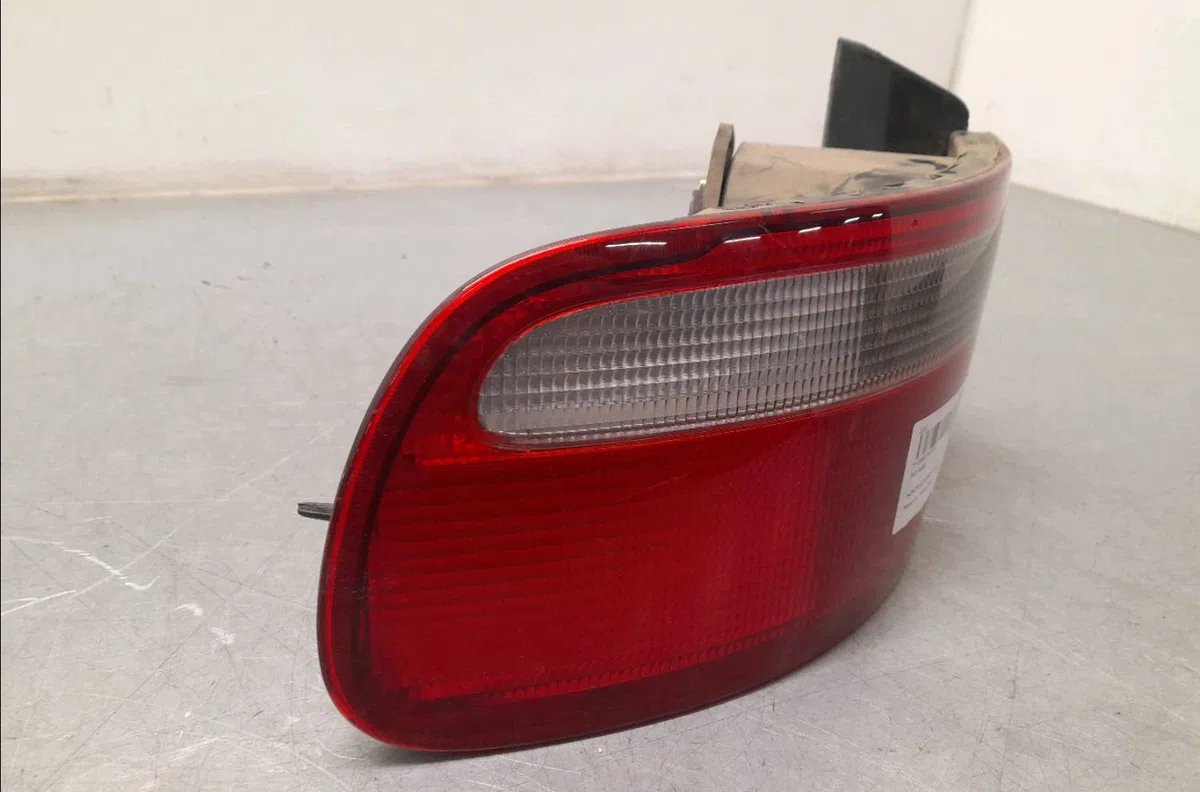 Feu arrière gauche HONDA ACCORD V  2.0i occasion