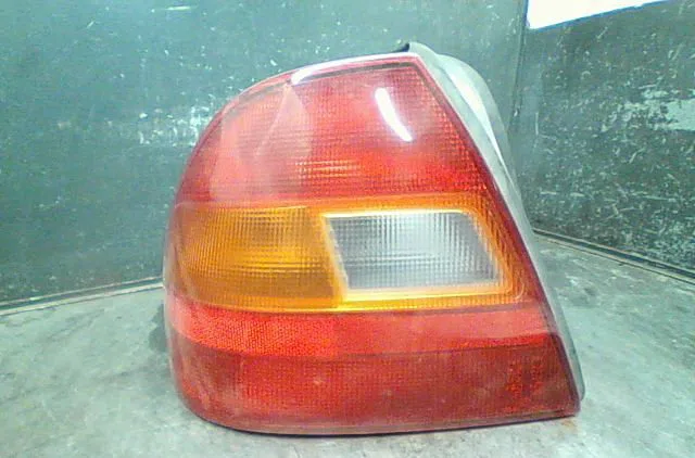 Feu arrière gauche HONDA CIVIC 1996 occasion