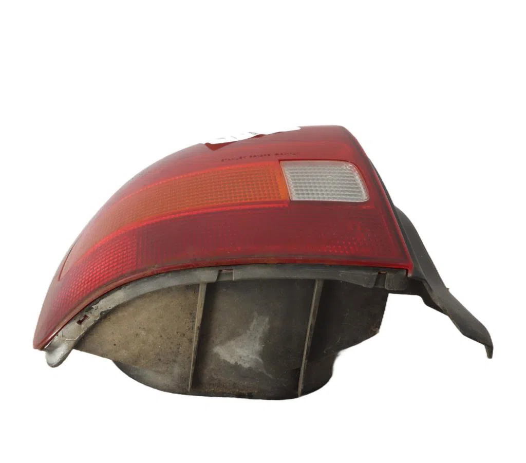 Feu arrière gauche Honda CIVIC VI Hatchback (EJ, EK) 1.4 i s (ej9) (1995-2001) occasion