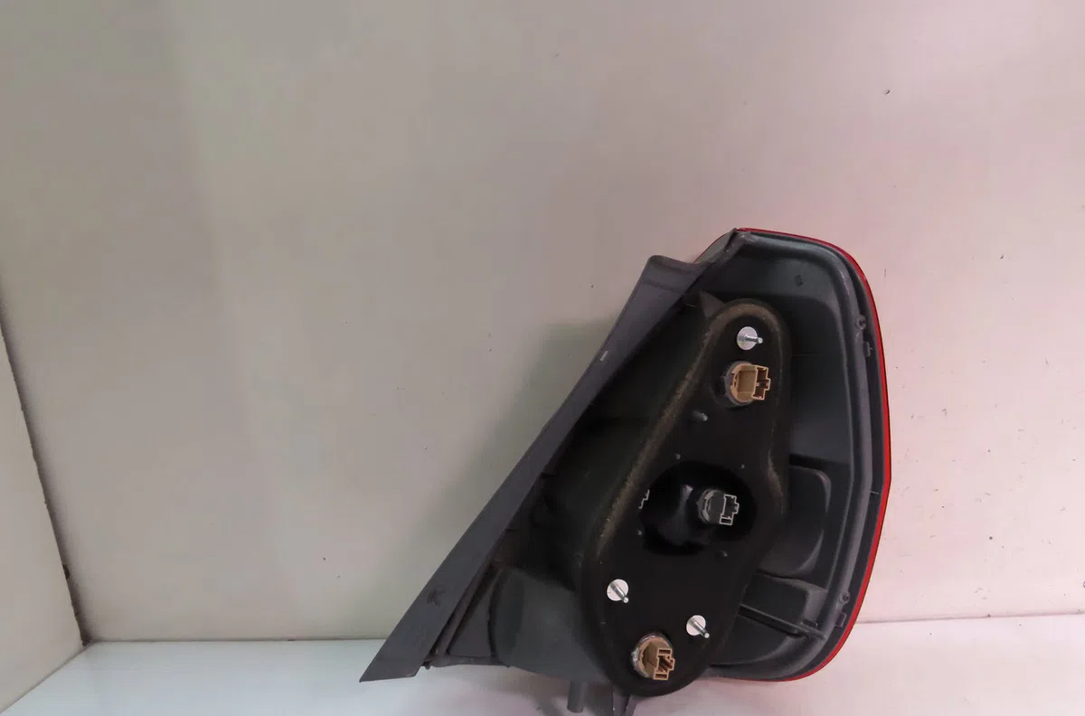 Feu arrière gauche Honda JAZZ II (GD_, GE3, GE2) 1.3 idsi (gd1) (2002-2008) occasion