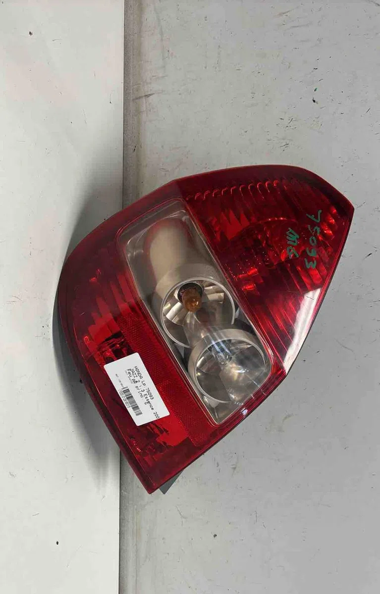 Feu arrière gauche Honda JAZZ II (GD_, GE3, GE2) 1.4 idsi (ge3, gd1) (2006-2008) occasion