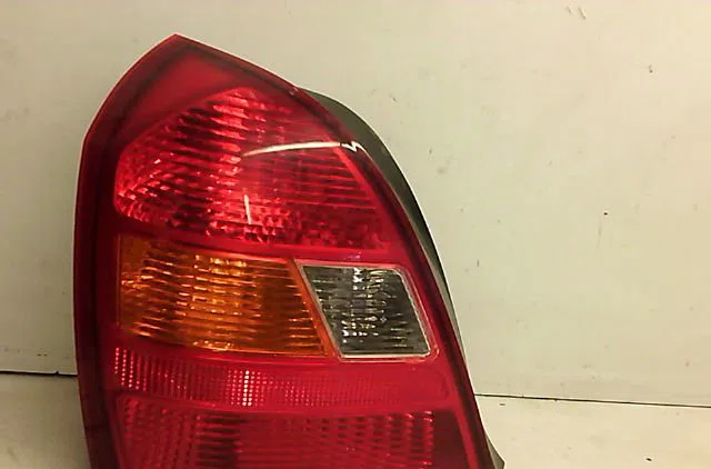 Feu arrière gauche HYUNDAI ELANTRA occasion