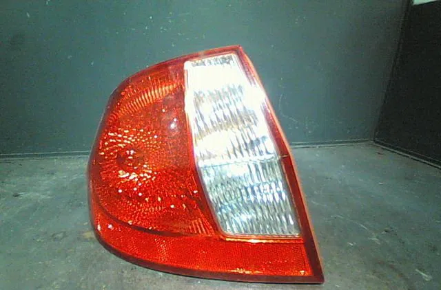Feu arrière gauche HYUNDAI GETZ 2006 occasion