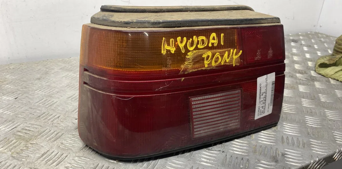 Feu arrière gauche HYUNDAI PONY 1 occasion