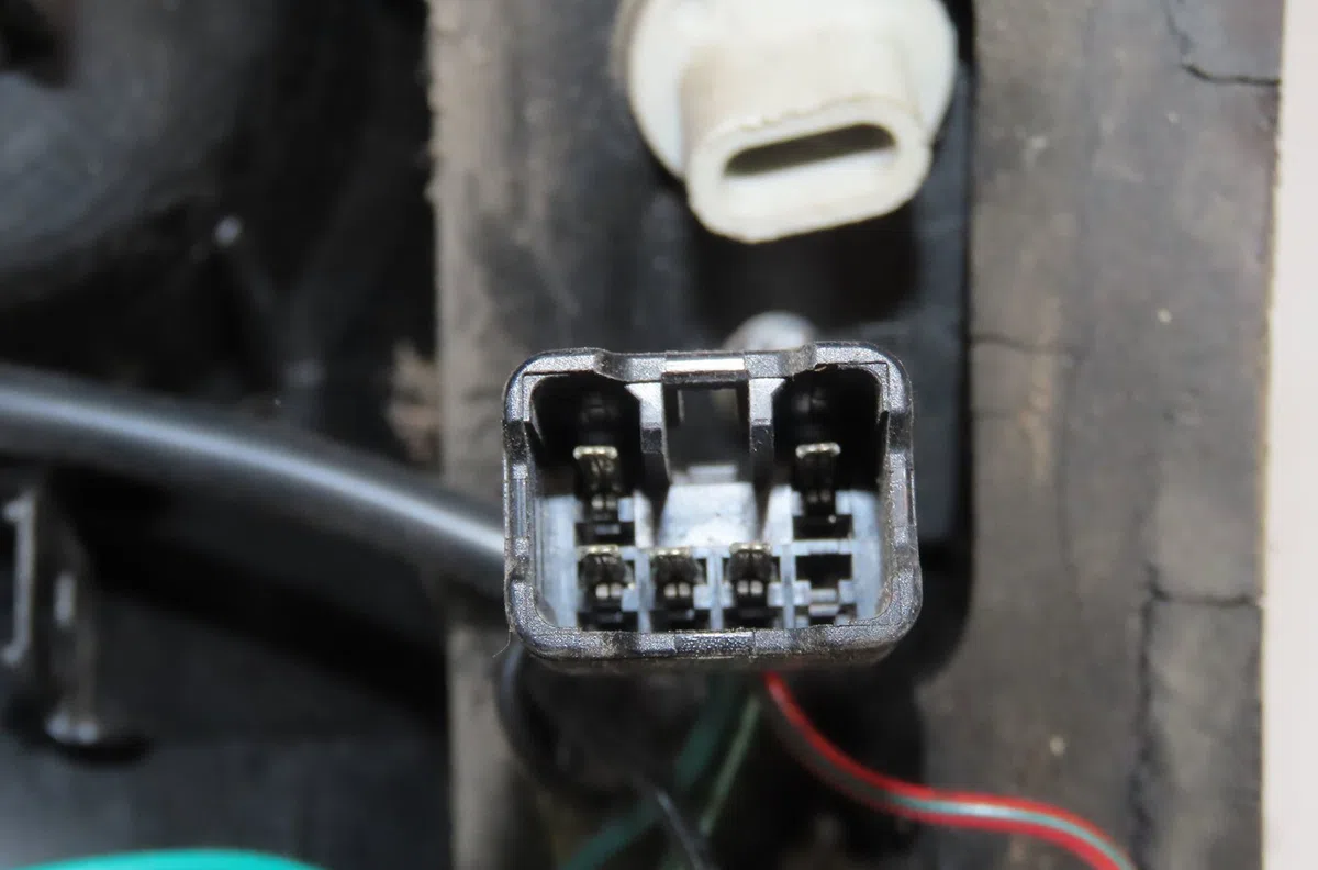 Feu arrière gauche Hyundai PONY I (X-3) 1.3 i 12v (1994-2000) occasion