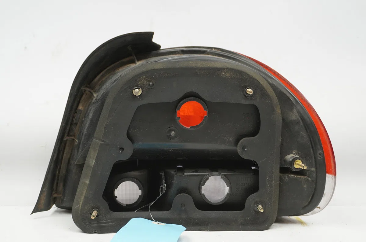 Feu arrière gauche Hyundai PONY I (X-3) 1.3 i 12v (1994-2000) occasion
