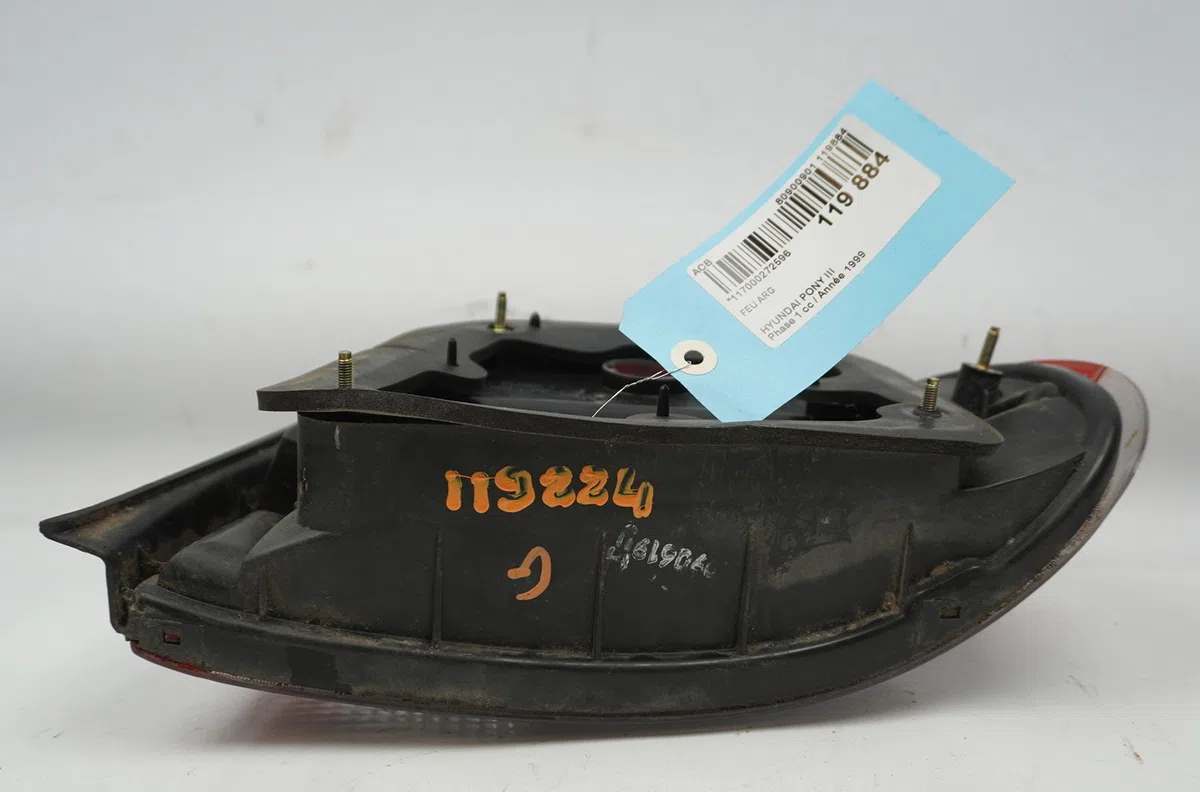 Feu arrière gauche Hyundai PONY I (X-3) 1.3 i 12v (1994-2000) occasion